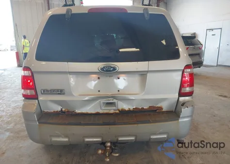 2011 Ford Escape Xlt z USA, uszkodzony, nr VIN 1FMCU9D73BKB12789